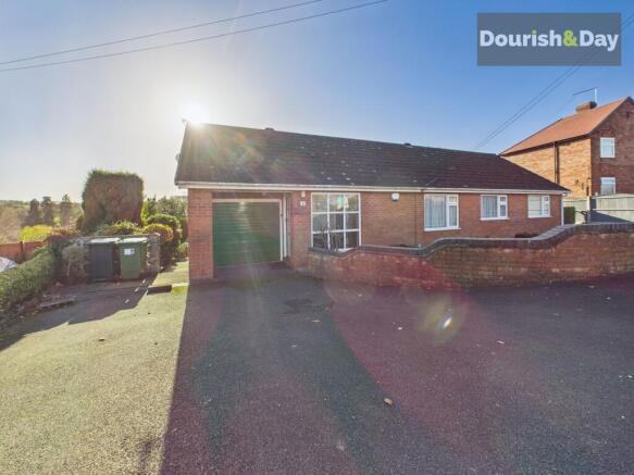 3 bed property, in The Oval, £250,000