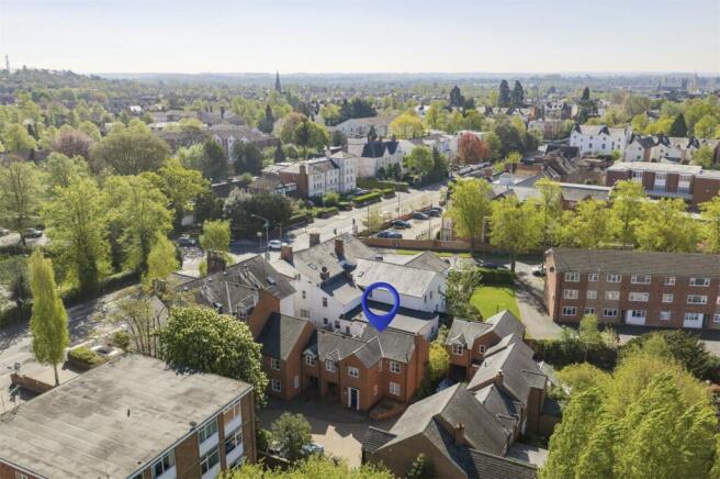 3 bed property, in Kenilworth Road, £425,000