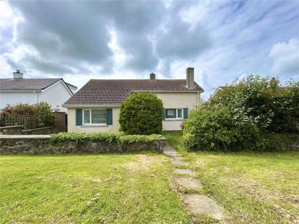 4 bed property, in Croft Road, £299,000