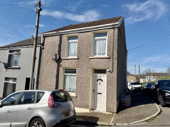 3 bed property, in Russell Street, £115,000