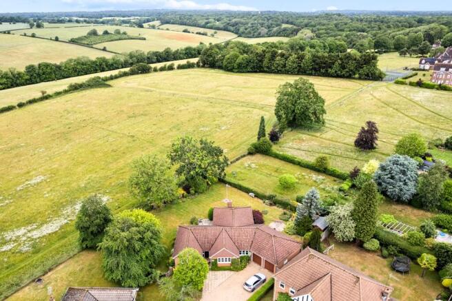 4 bed property, in Byways, £1,700,000