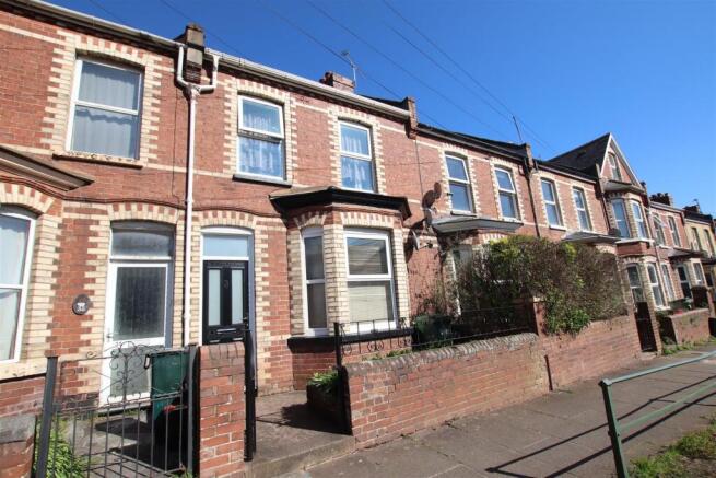 2 bed property, in East Wonford Hill, £230,000