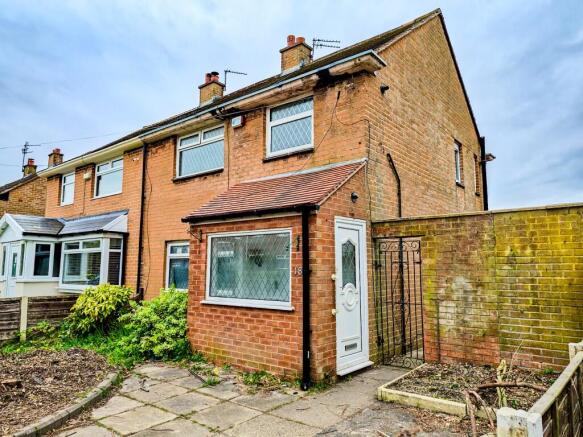 3 bed property, in Windsor Drive, £235,000