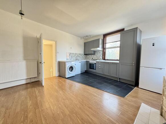 2 bed property, in Church Road, £285,000