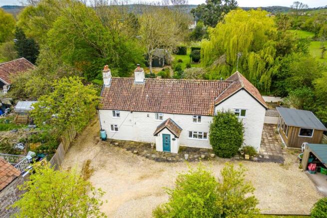 4 bed property, in Lower Claverham, £650,000