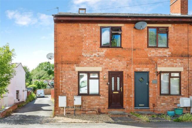 2 bed property, in Enfield Road, £210,000