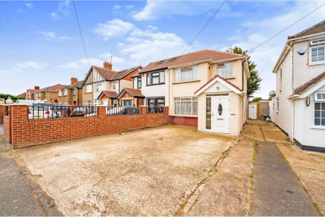 3 bed property, in Seaton Road, £650,000