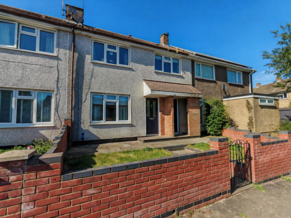2 bed property, in Sedbergh Road, £165,000