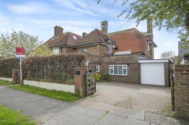 3 bed property, in Upper Belgrave Road, £700,000