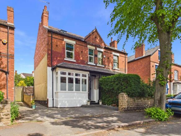 3 bed property, in Leonard Avenue, £350,000