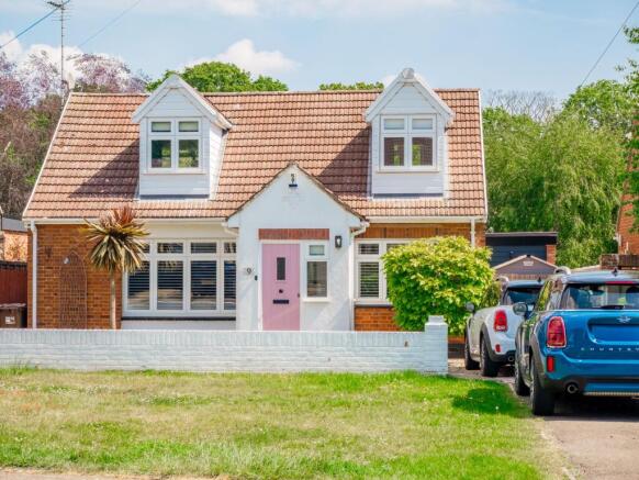 3 bed property, in Shepherds Walk, £550,000