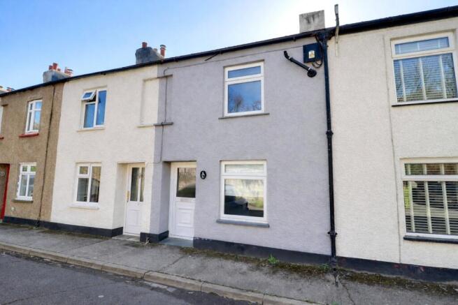 2 bed property, in Raleigh Cottages, £225,000