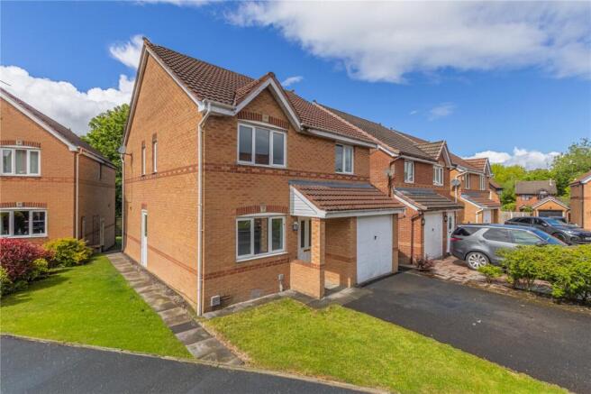 4 bed property, in Luzley Brook Road, £325,000