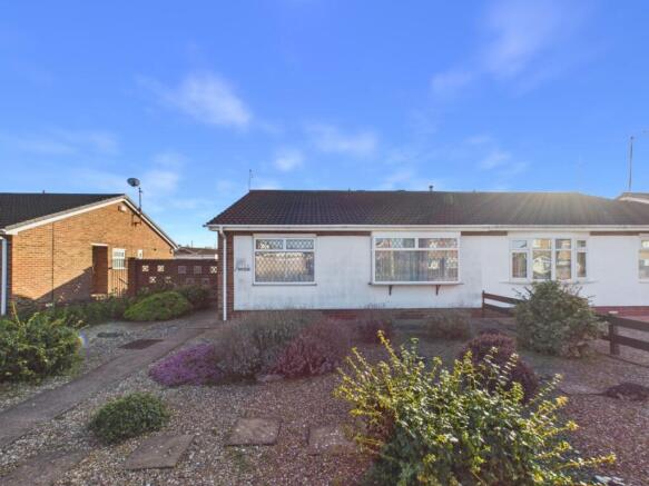 2 bed property, in Airedale, £150,000