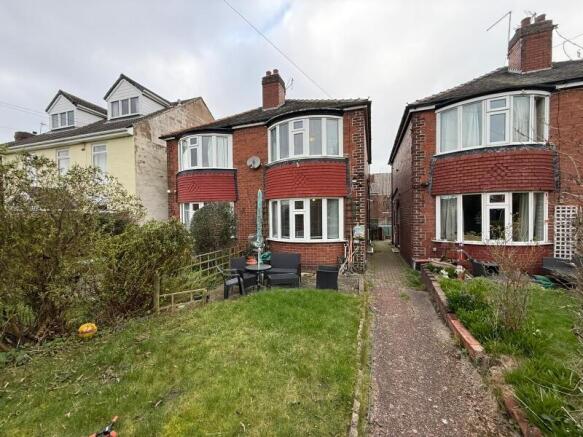 3 bed property, in Eastwood Mount, £130,000