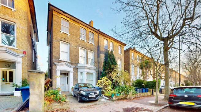 1 bed property, in Eaton Rise, £349,000