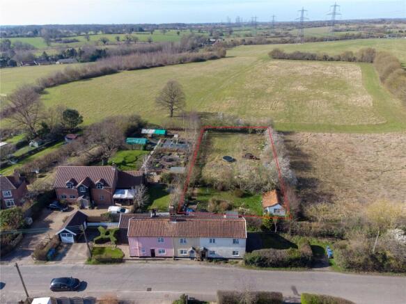 3 bed property, in Stoney Road, £360,000
