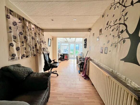 4 bed property, in Charterhouse Avenue, £600,000
