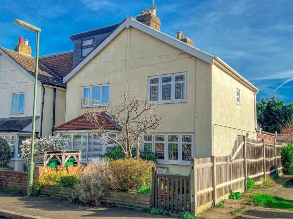 2 bed property, in Spreighton Road, £499,950