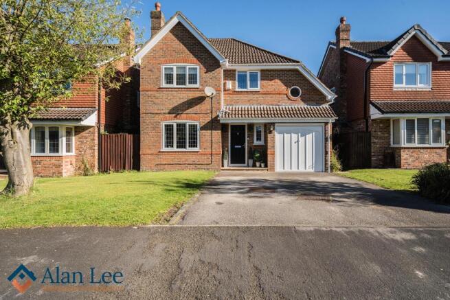 4 bed property, in Ploughmans Way, £600,000