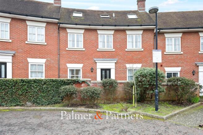 5 bed property, in George Williams Way, £350,000