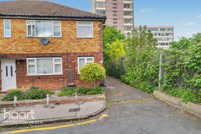 2 bed property, in Kemsing Close, £325,000