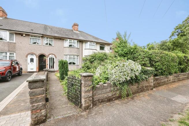 3 bed property, in Hob Moor Road, £220,000
