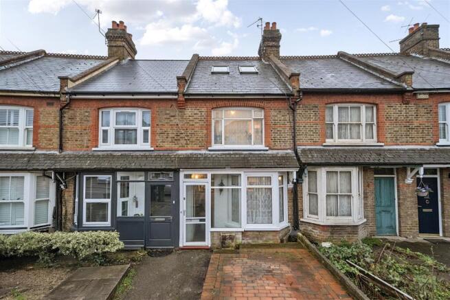 4 bed property, in New Road Croxley Green, £595,000