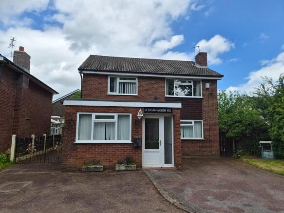 4 bed property, in Dean Moor Road, £450,000