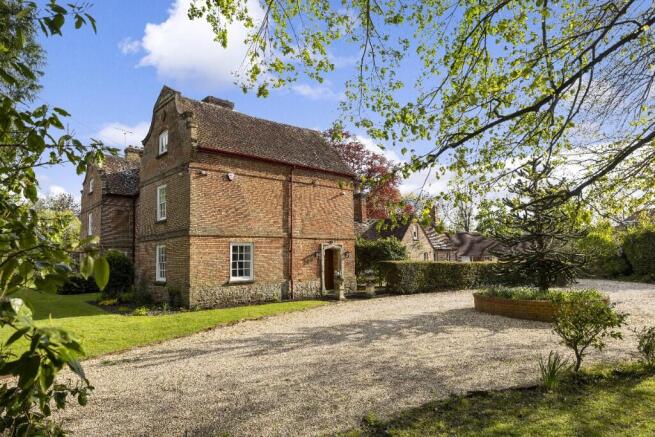 10 bed property, in Worplesdon Road, £4,400,000