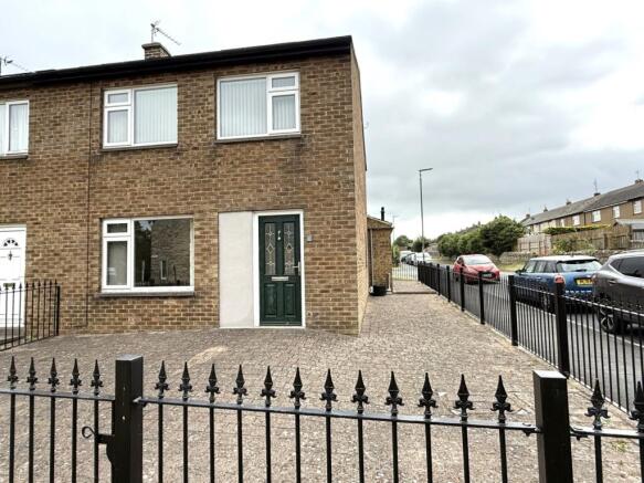 3 bed property, in Churchill Road, £170,000