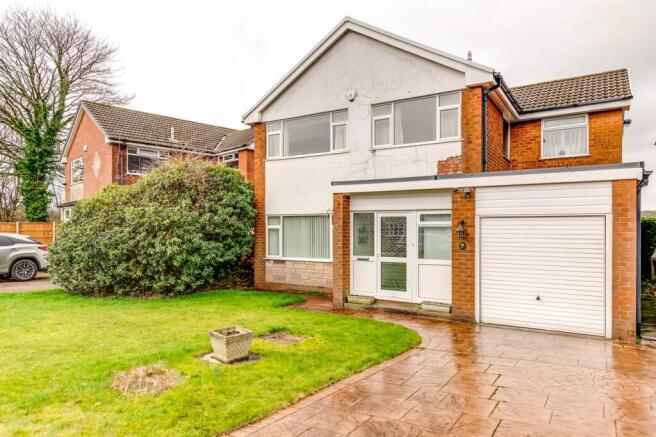 4 bed property, in Arran Close, £375,000