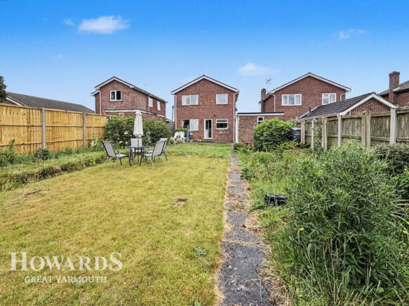 3 bed property, in Gaywood Close, £280,000