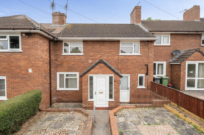 3 bed property, in Hillyfield Road, £230,000