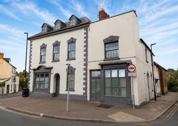 1 bed property, in Greytree Road, £100,000