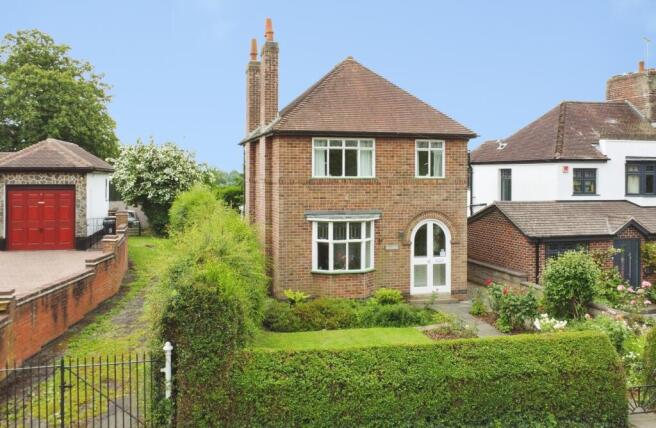 3 bed property, in Moira Road, £389,950