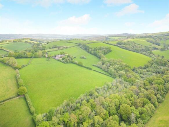 6 bed property, in Whitestone, £1,650,000