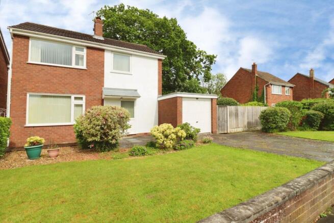 3 bed property, in Cunningham Drive, £400,000