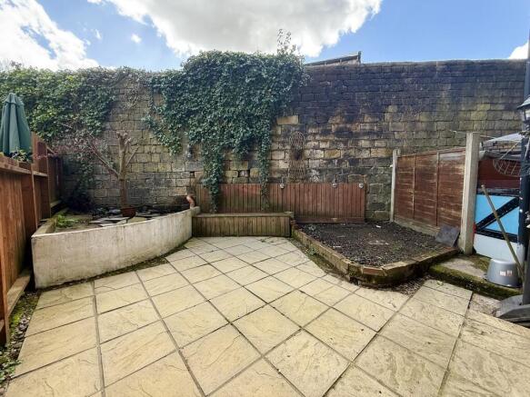 3 bed property, in Bacup Road, £200,000