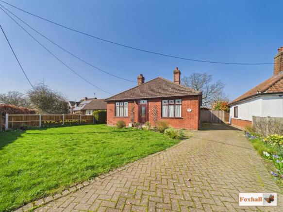 3 bed property, in Westerfield Road, £450,000