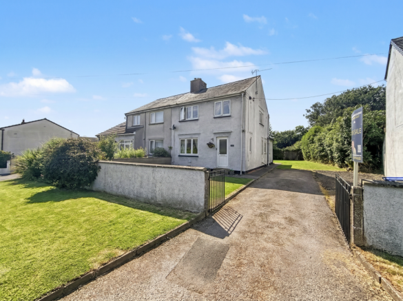 3 bed property, in The Green, £220,000