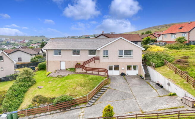 5 bed property, in Fogralea, £295,000