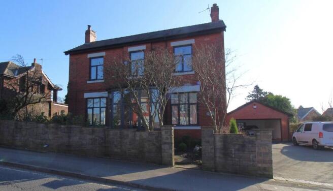 3 bed property, in Turpin Green Lane, £450,000