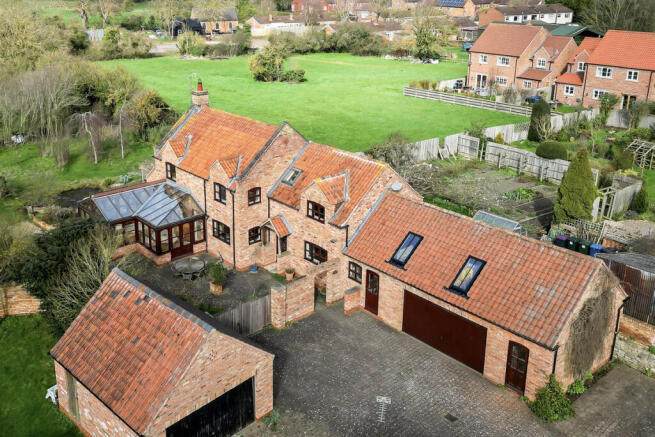 4 bed property, in Lombard Street, £700,000