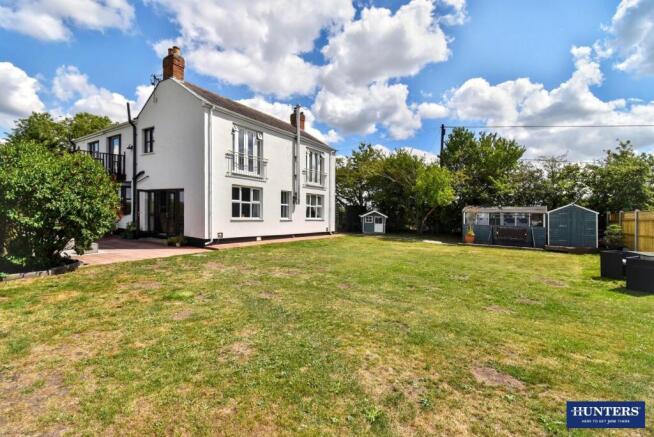 5 bed property, in Forest Road, £725,000