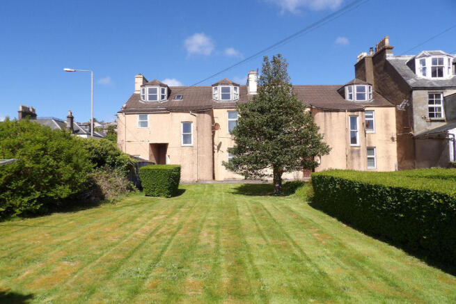 2 bed property, in Beith Place, £65,000