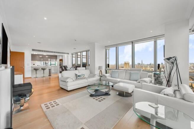 2 bed property, in West India Quay, £525,000