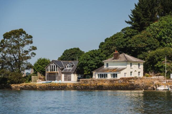 5 bed property, in Malpas Road, £1,250,000