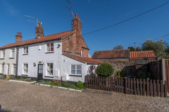 2 bed property, in Church Street, £350,000