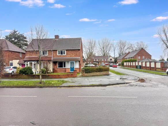2 bed property, in 156, £35,000